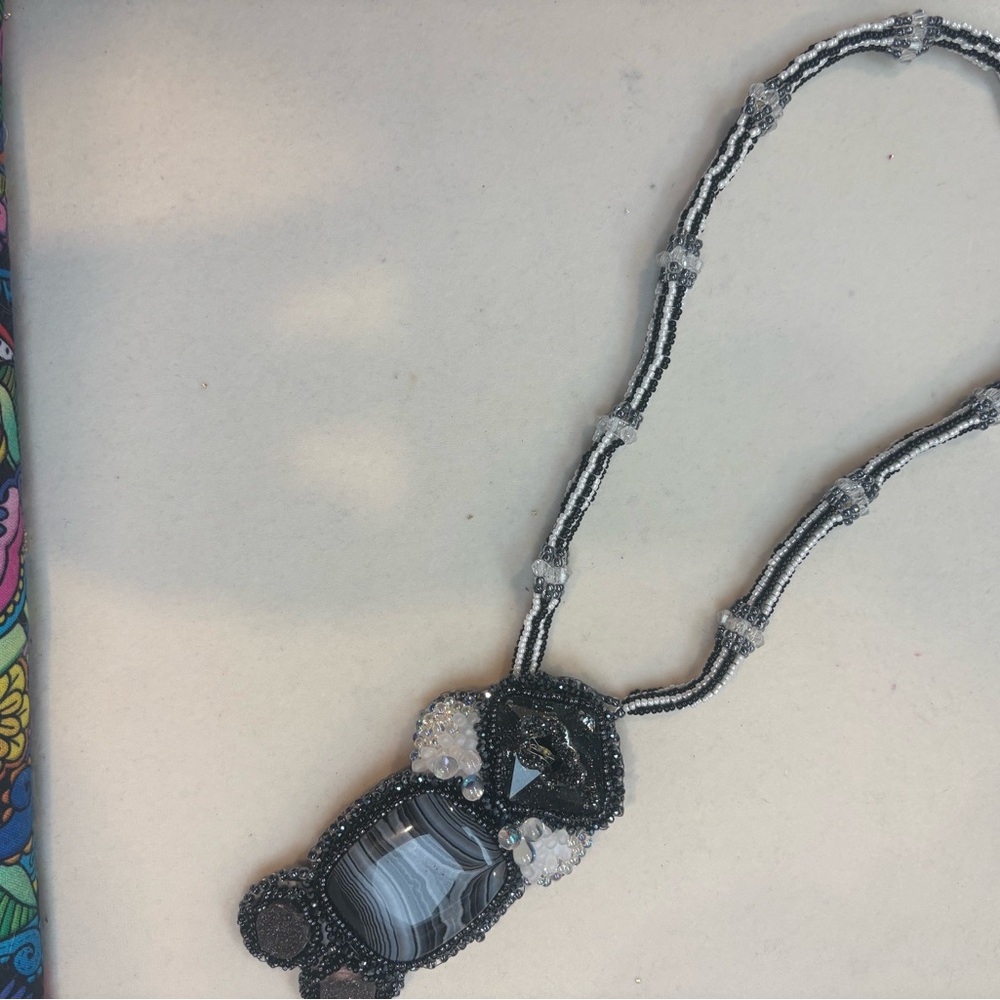Handcrafted Beaded Pendant Necklace agate lights up optionally for fun - Picture 6 of 6